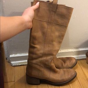 Lucky Brand tan size 9.5